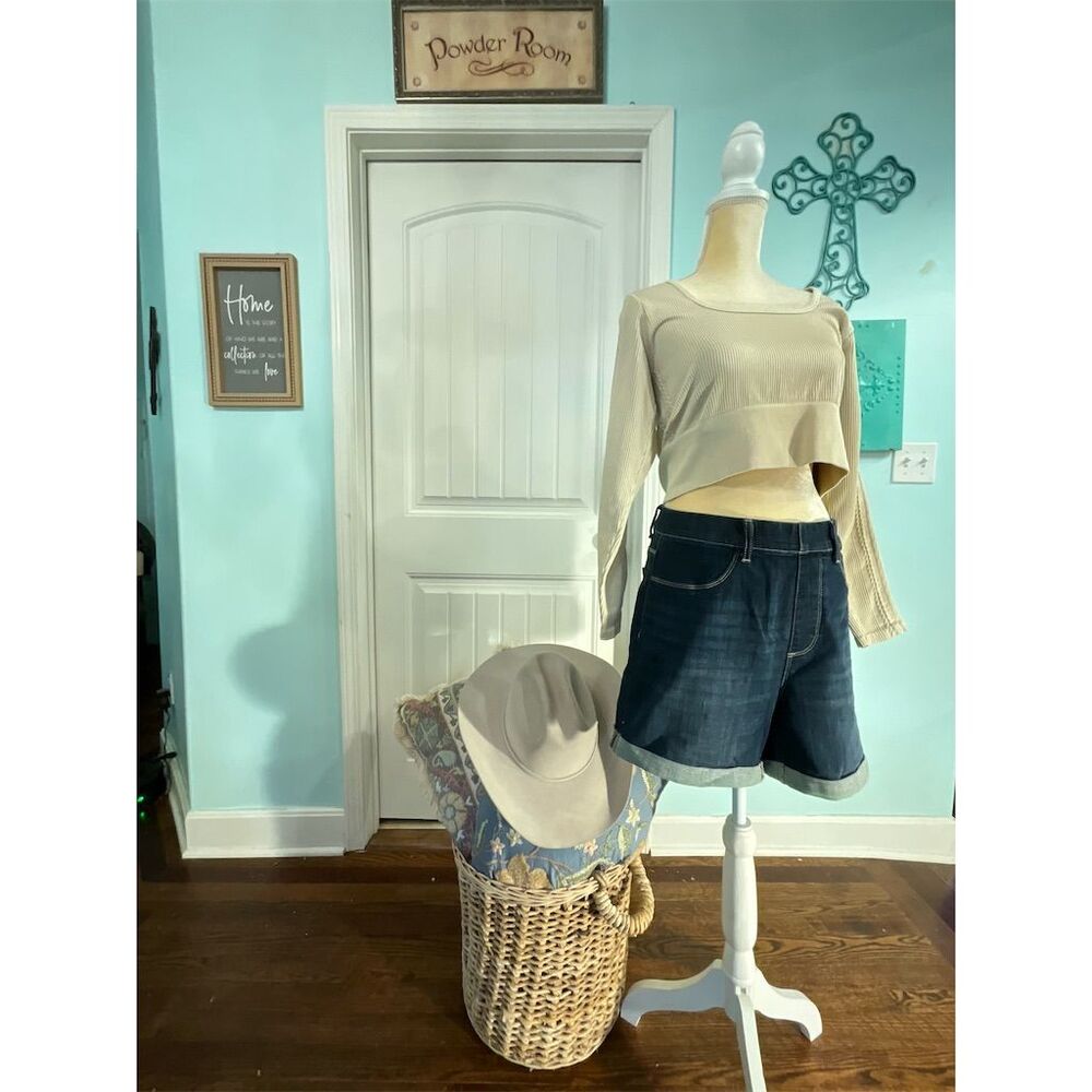 Judy Blue Women's Plus 1XL Pull-On Denim Shorts Blue Elastic Waistband